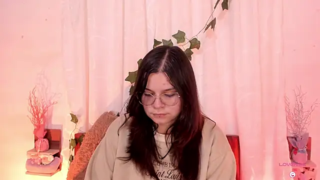 Snapshot of Mey_moon chatting on 02.28.25 Mey moon online show from 02.28.25