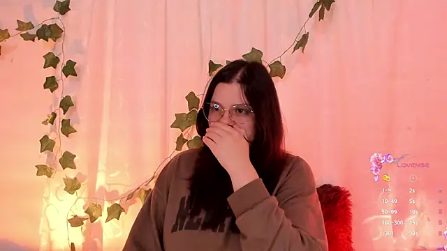 Snapshot of Mey_moon chatting on 03.21.25 Mey moon online show from 03.21.25