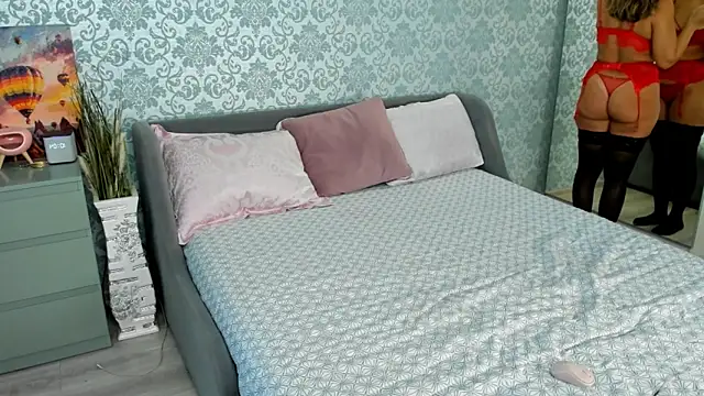 Snapshot of Ana_boom chatting on 10.07.25 Ana boom online show from 10.07.25