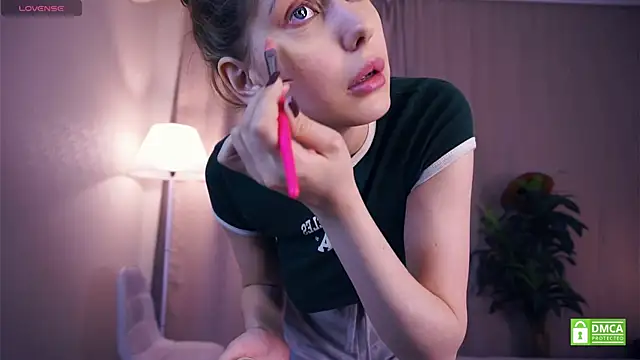 Snapshot of SofyBruno chatting on 10.15.25 SofyBruno online show from 10.15.25