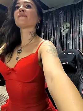 Snapshot of KikiXRed chatting on 12.08.24 KikiXRed online show from 12.08.24