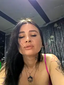 Snapshot of KikiXRed chatting on 12.09.24 KikiXRed online show from 12.09.24