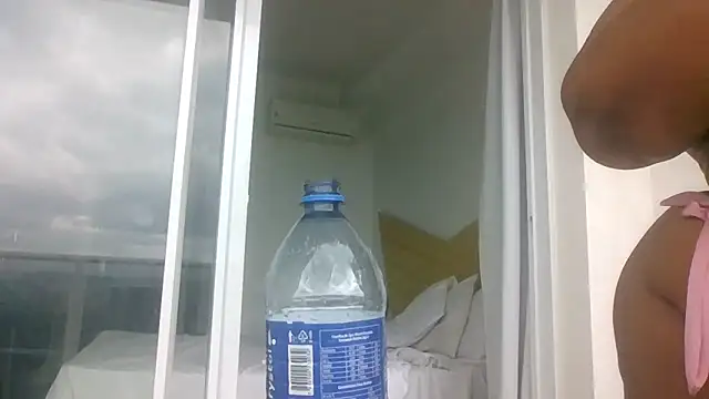 Snapshot of biancabombombbw chatting on 01.12.25 biancabombombbw online show from 01.12.25