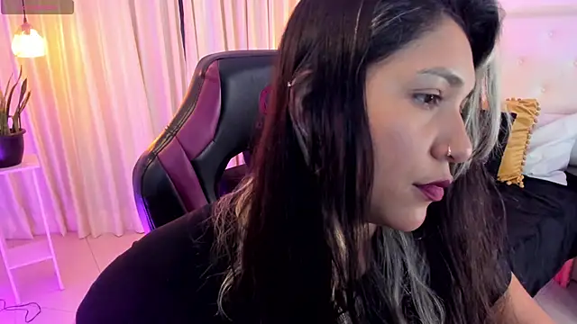 Snapshot of BonnieBad01 chatting on 02.12.25 BonnieBad01 online show from 02.12.25