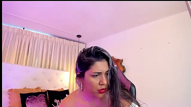 Snapshot of BonnieBad01 chatting on 10.18.25 BonnieBad01 online show from 10.18.25