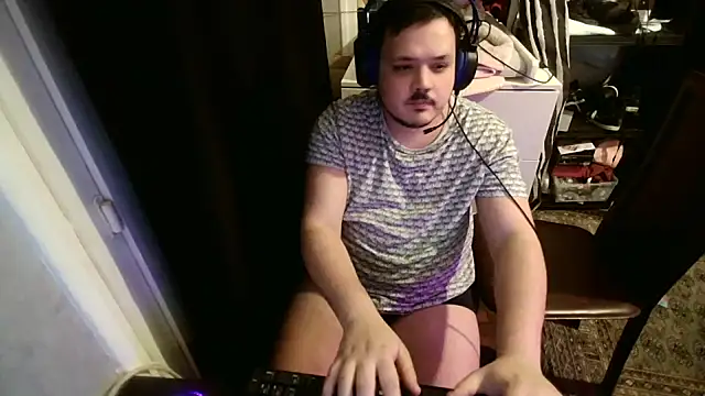 Snapshot of Bebemickey75 chatting on 02.23.25 Bebemickey75 online show from 02.23.25