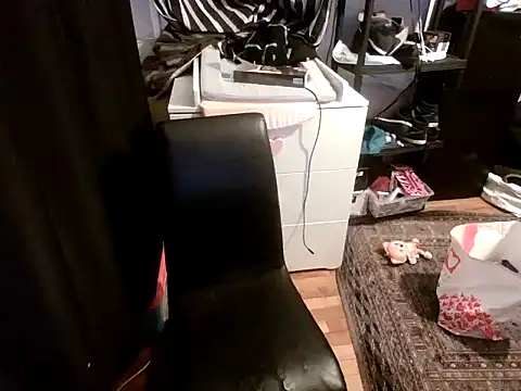 Snapshot of Bebemickey75 chatting on 03.11.25 Bebemickey75 online show from 03.11.25