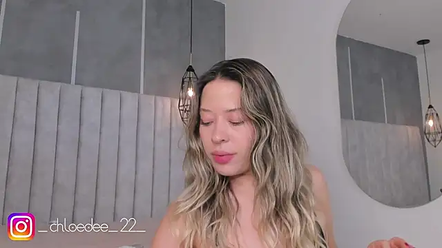 Snapshot of chloe_d chatting on 01.27.25 chloe d online show from 01.27.25