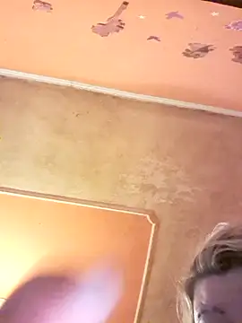 Snapshot of ducicsajsziii chatting on 10.12.25 ducicsajsziii online show from 10.12.25