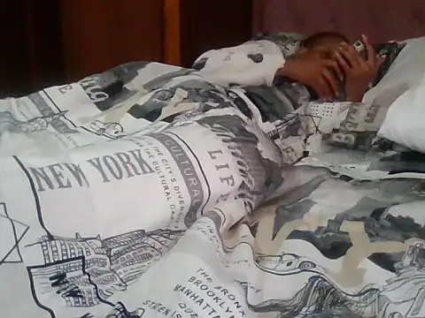 Snapshot of ShooingBunch chatting on 09.18.25 ShooingBunch online show from 09.18.25