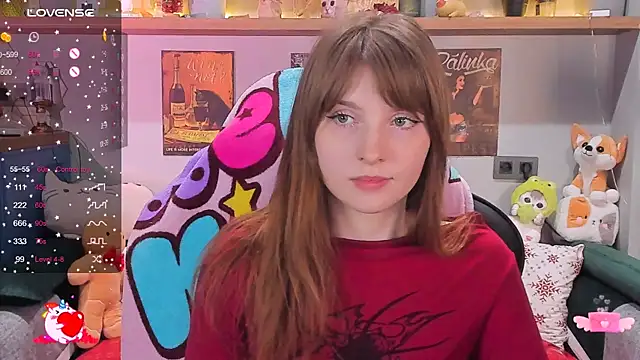 Snapshot of AliceLanley chatting on 12.27.24 AliceLanley online show from 12.27.24
