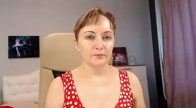 Snapshot of BettyFootFetish chatting on 12.05.24 BettyFootFetish online show from 12.05.24