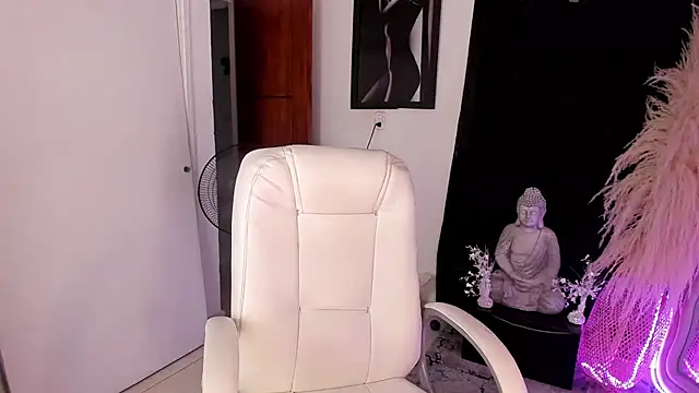 Snapshot of NatashaBrown12 chatting on 09.14.25 NatashaBrown12 online show from 09.14.25