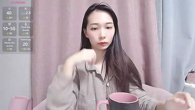 Snapshot of tw_Sutew chatting on 01.18.25 tw Sutew online show from 01.18.25