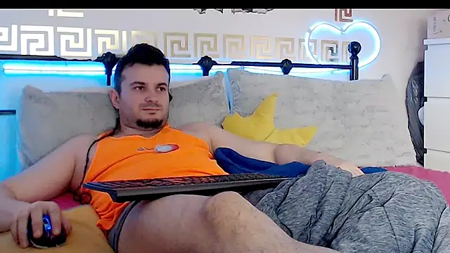 Snapshot of erotico69xxx chatting on 09.21.25 erotico69xxx online show from 09.21.25