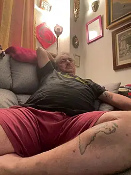 Snapshot of Russirayu chatting on 01.27.25 Russirayu online show from 01.27.25