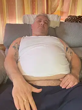 Snapshot of Russirayu chatting on 02.27.25 Russirayu online show from 02.27.25