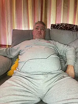 Snapshot of Russirayu chatting on 03.17.25 Russirayu online show from 03.17.25