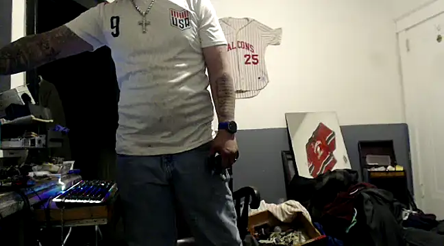 Snapshot of sledge901 chatting on 02.02.25 sledge901 online show from 02.02.25