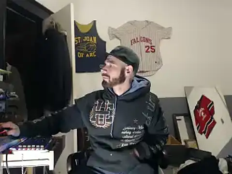 Snapshot of sledge901 chatting on 02.16.25 sledge901 online show from 02.16.25