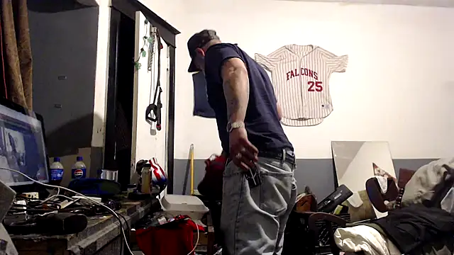 Snapshot of sledge901 chatting on 11.11.25 sledge901 online show from 11.11.25