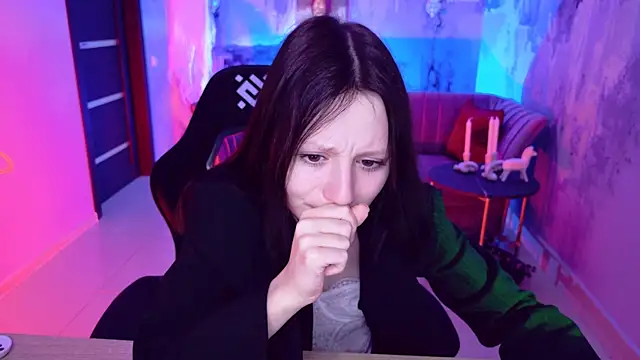 Snapshot of VeliraBraitberg chatting on 12.18.24 VeliraBraitberg online show from 12.18.24