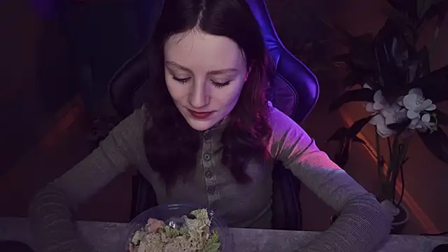 Snapshot of VeliraBraitberg chatting on 02.07.25 VeliraBraitberg online show from 02.07.25