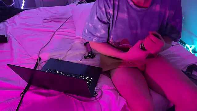 Snapshot of CupidZass chatting on 12.29.24 CupidZass online show from 12.29.24