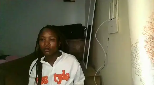 Snapshot of Sonnia_ chatting on 12.08.24 Sonnia online show from 12.08.24