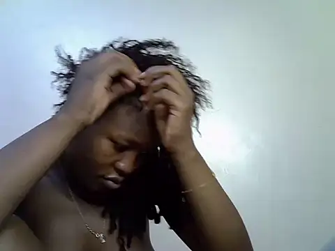 Snapshot of Sonnia_ chatting on 03.08.25 Sonnia online show from 03.08.25