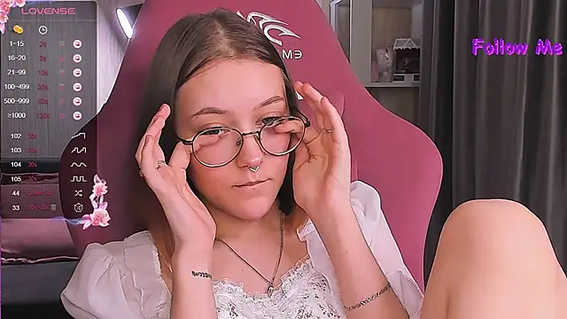 Snapshot of bunny_bubble chatting on 12.30.24 bunny bubble online show from 12.30.24