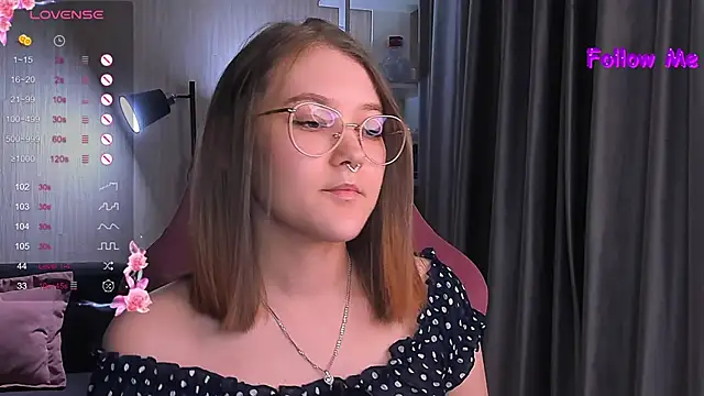 Snapshot of bunny_bubble chatting on 02.26.25 bunny bubble online show from 02.26.25