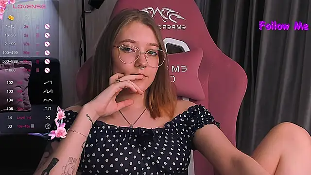 Snapshot of bunny_bubble chatting on 02.27.25 bunny bubble online show from 02.27.25