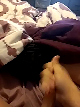 Snapshot of guy454518 chatting on 10.24.25 guy454518 online show from 10.24.25