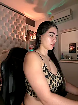 Snapshot of ZarahEvans chatting on 09.18.25 ZarahEvans online show from 09.18.25