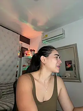 Snapshot of ZarahEvans chatting on 10.16.25 ZarahEvans online show from 10.16.25