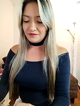 Snapshot of valeriahunter1 chatting on 01.17.25 valeriahunter1 online show from 01.17.25