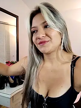 Snapshot of valeriahunter1 chatting on 02.12.25 valeriahunter1 online show from 02.12.25