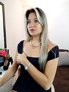 Snapshot of valeriahunter1 chatting on 03.14.25 valeriahunter1 online show from 03.14.25