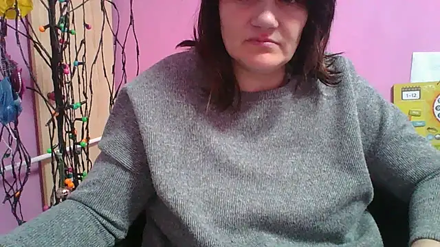 Snapshot of Lucinka1 chatting on 03.17.25 Lucinka1 online show from 03.17.25