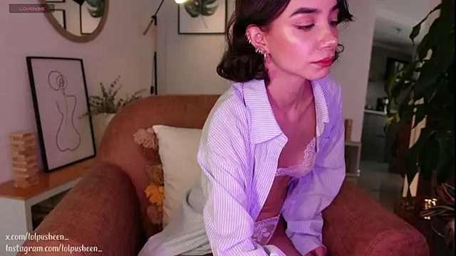 Snapshot of JulietteDee chatting on 01.22.25 JulietteDee online show from 01.22.25