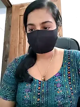 Snapshot of Ritusri_Dotta chatting on 12.20.24 Ritusri Dotta online show from 12.20.24