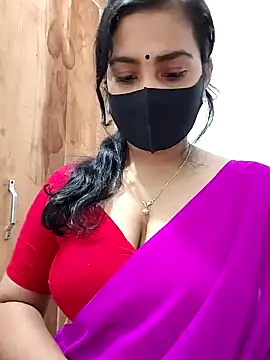 Snapshot of Ritusri_Dotta chatting on 12.25.24 Ritusri Dotta online show from 12.25.24