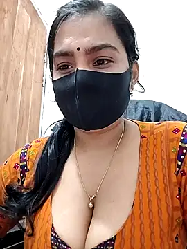 Snapshot of Ritusri_Dotta chatting on 01.11.25 Ritusri Dotta online show from 01.11.25