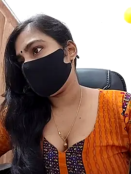 Snapshot of Ritusri_Dotta chatting on 02.07.25 Ritusri Dotta online show from 02.07.25