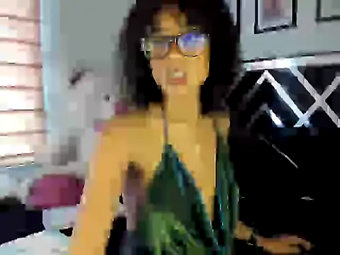 Snapshot of Kasandralopez chatting on 03.18.25 Kasandralopez online show from 03.18.25