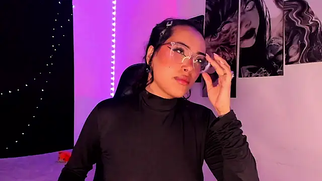 Snapshot of willow_poisson chatting on 12.04.24 willow poisson online show from 12.04.24