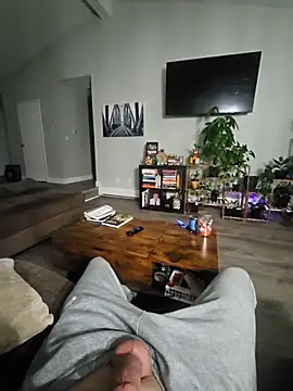 Snapshot of Cemg chatting on 10.03.25 Cemg online show from 10.03.25