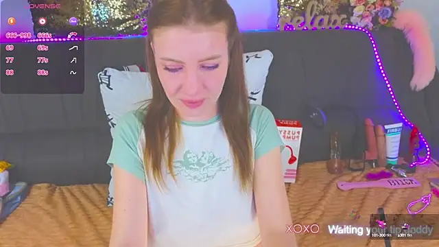 Snapshot of AlexaStoun chatting on 02.16.25 AlexaStoun online show from 02.16.25