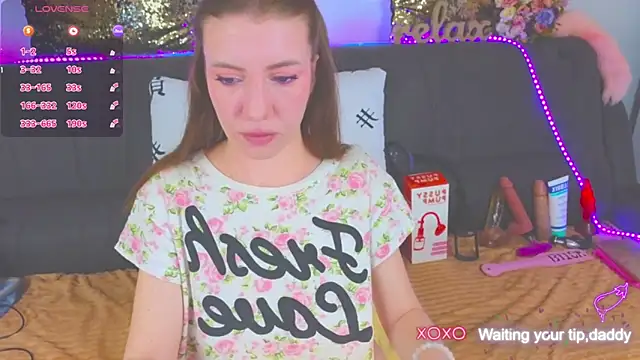 Snapshot of AlexaStoun chatting on 02.18.25 AlexaStoun online show from 02.18.25